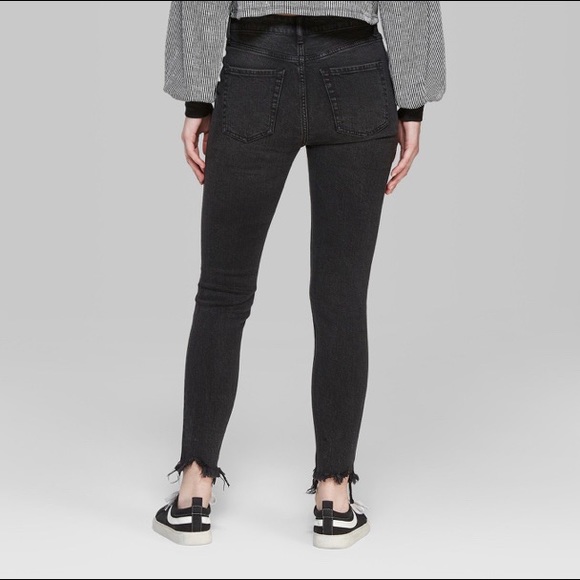 BLACK RIPPED JEANS - Picture 3 of 3